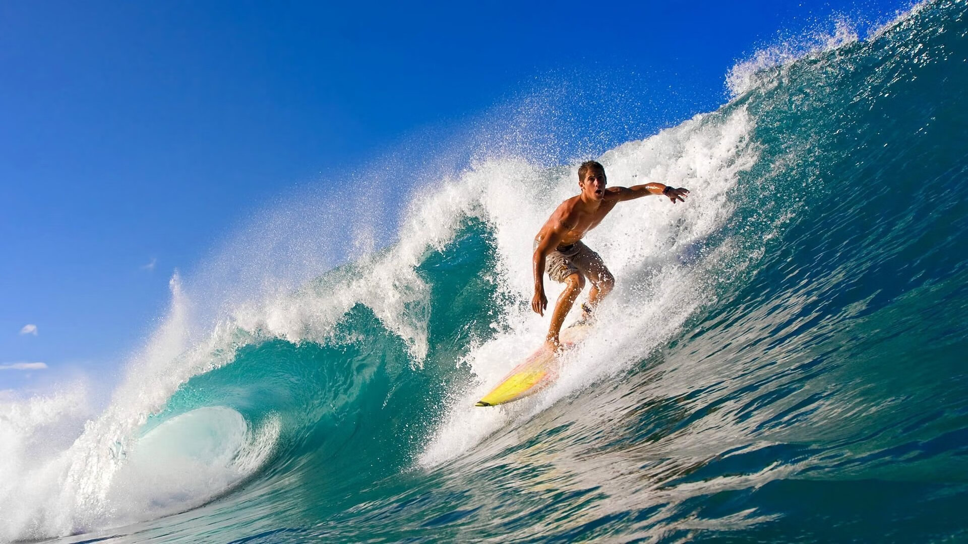 西班牙队在大赛中取得连胜，豪取三分继续领跑，西班牙队在大赛中取得连胜,豪取三分继续领跑的是谁