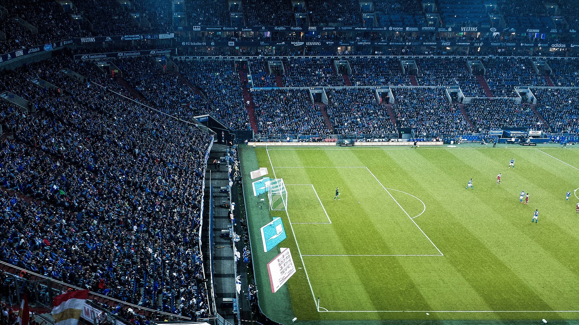 赛场上的“绿茵英雄”：球员的职业精神写就辉煌，绿茵王者球员